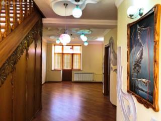 3-комн., 172 м², 4/4 этаж