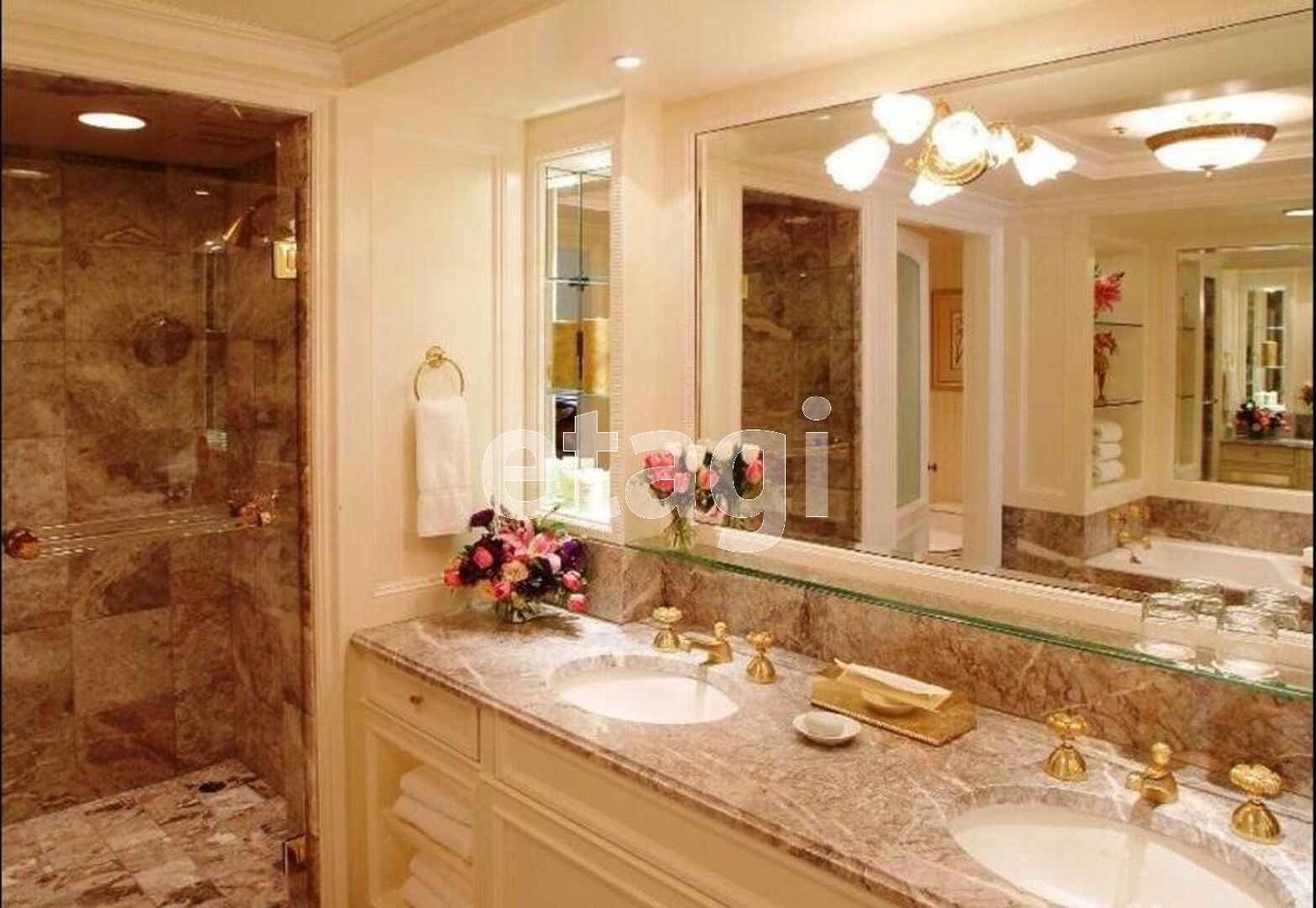 Зеркало в ванной в частном доме