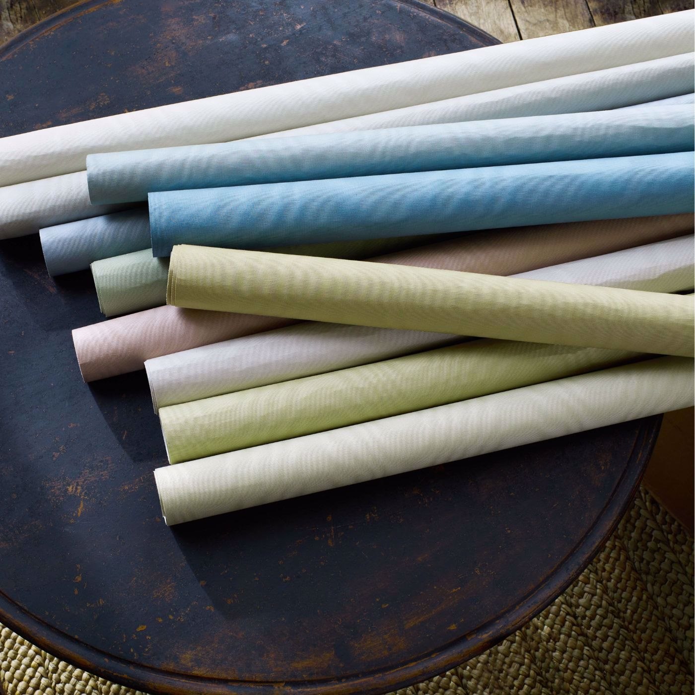 Обои для комнаты: какие выбрать и как правильно поклеить? — Статьи и ...