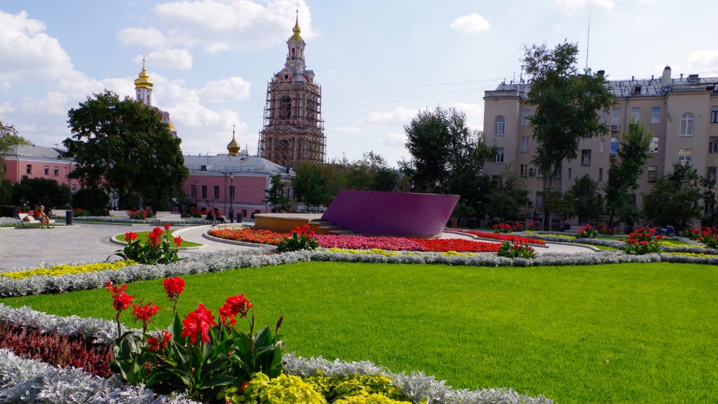 Сад имени Баумана благоустроили в 2000-е. Фото: top10a.ru