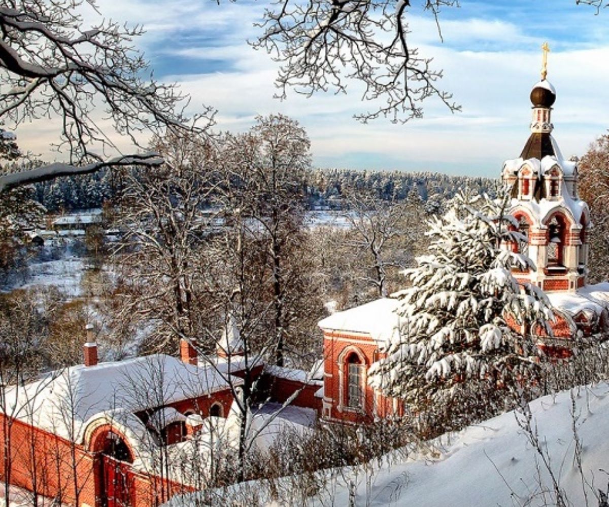 Новый год в Звенигороде. Сколько стоит посуточная аренда в подмосковной  Швейцарии — Обзоры рынка недвижимости в интернет-журнале МИР КВАРТИР